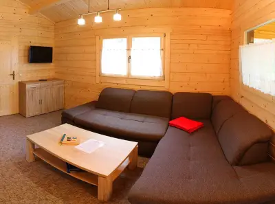 Bungalow Nr. 6 – 2016 Haus 5 6 Wohnzimmer 1000x743